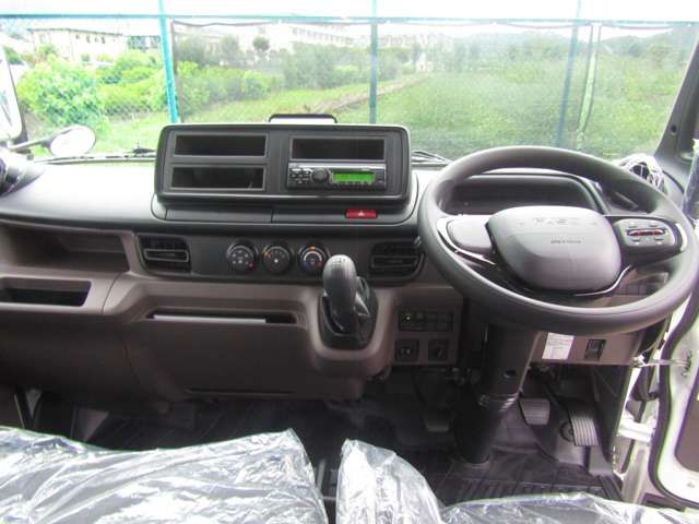 MITSUBISHI CANTER 2025