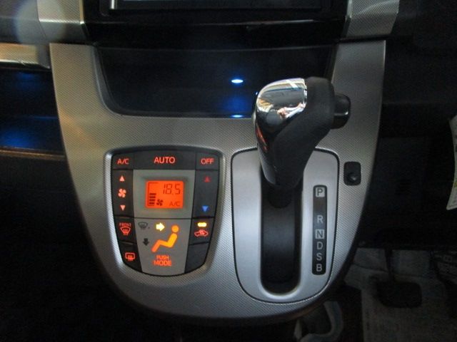 DAIHATSU MOVE CUSTOM 4WD 2013