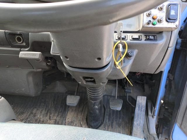 MITSUBISHI CANTER 2001