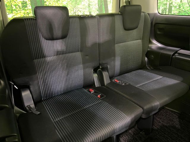 TOYOTA VOXY 4WD 2016