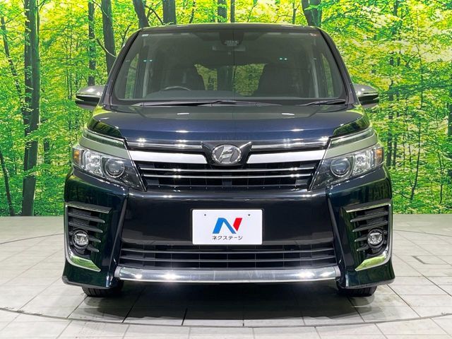 TOYOTA VOXY 4WD 2016