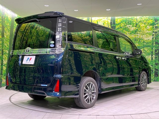 TOYOTA VOXY 4WD 2016