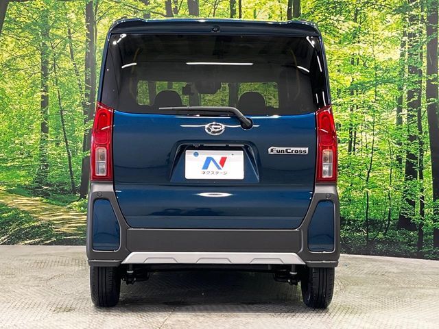 DAIHATSU TANTO FAN CROSS 2024