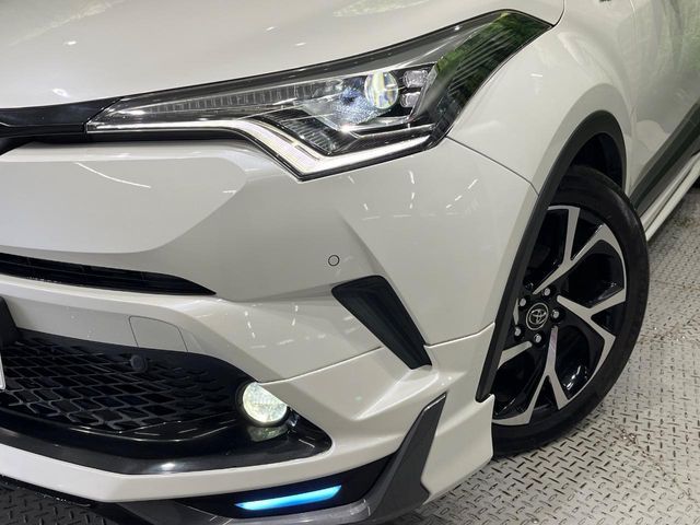 TOYOTA C-HR 2017