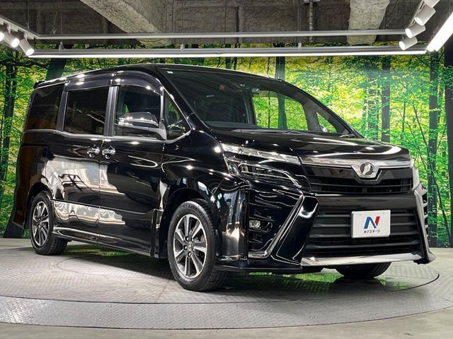 TOYOTA VOXY 2018