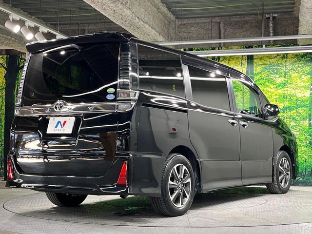 TOYOTA VOXY 2018