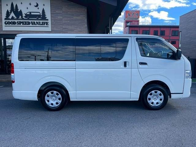 TOYOTA HIACE van 4WD 2025