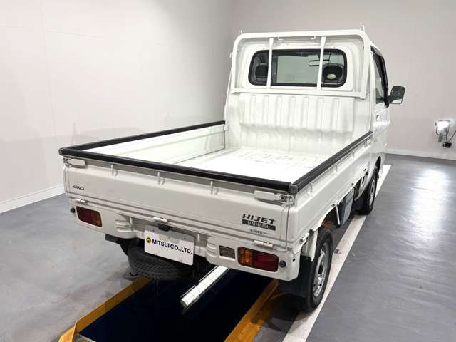 DAIHATSU HIJET truck 4WD 2010