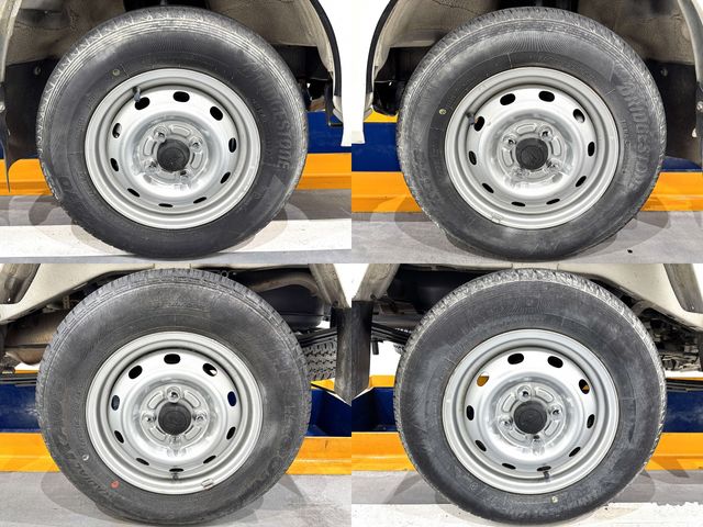 DAIHATSU HIJET truck 4WD 2010