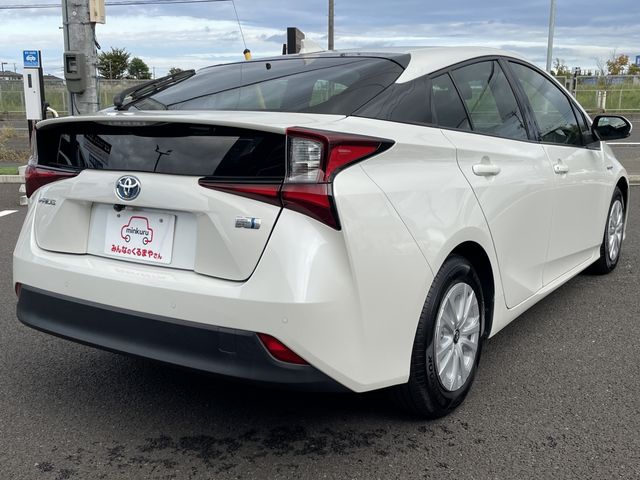 TOYOTA PRIUS 2019