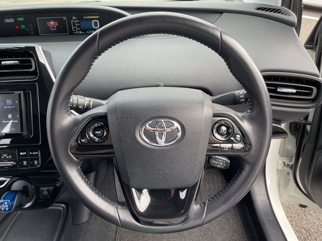 TOYOTA PRIUS 2019