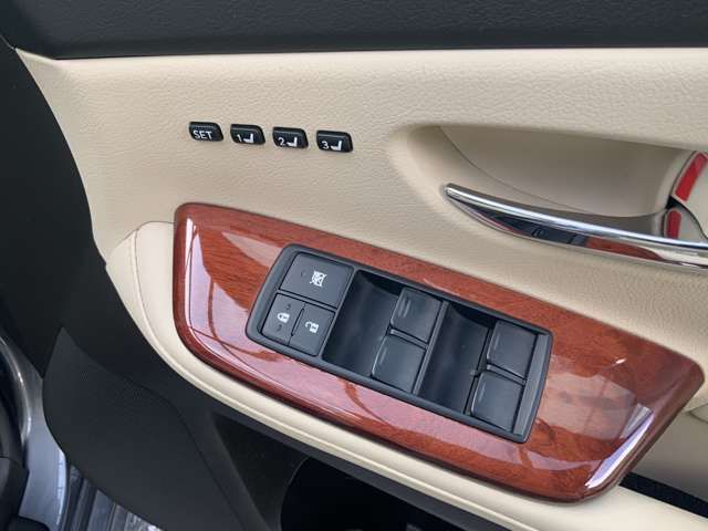 TOYOTA LEXUS HS250h 2014