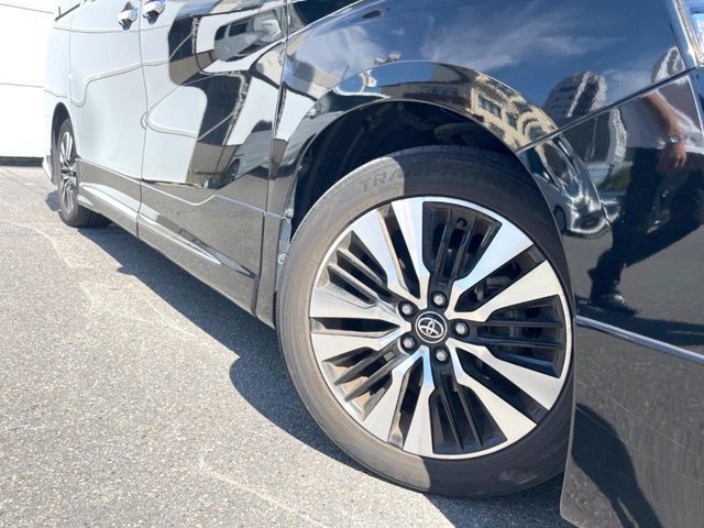 TOYOTA VELLFIRE 2015