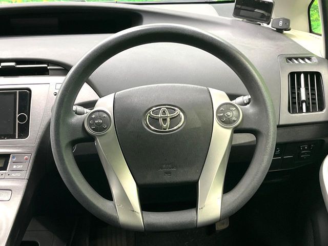 TOYOTA PRIUS 2012