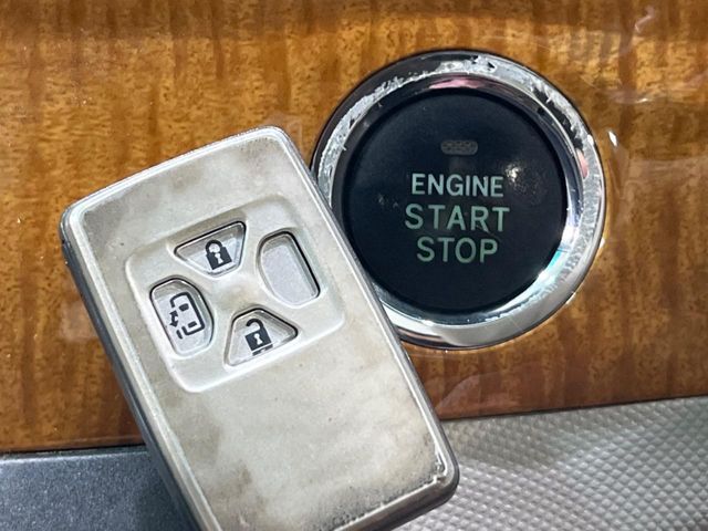 TOYOTA ESTIMA  4WD 2009