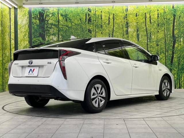 TOYOTA PRIUS 2016