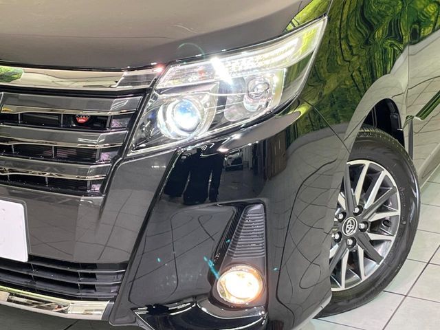 TOYOTA NOAH 2017