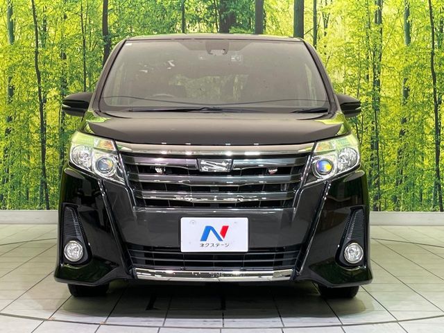 TOYOTA NOAH 2017