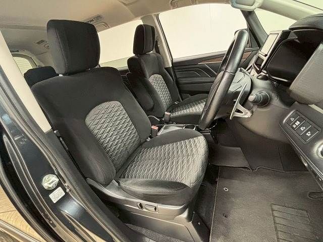 MITSUBISHI DELICA D:5 4WD 2023