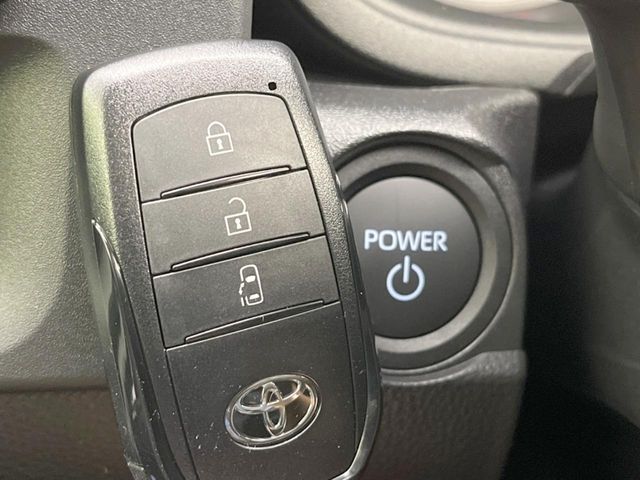 TOYOTA SIENTA HYBRID 2025