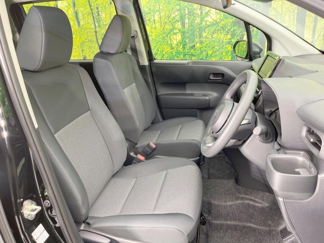 TOYOTA SIENTA HYBRID 2025