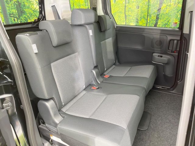 TOYOTA SIENTA HYBRID 2025