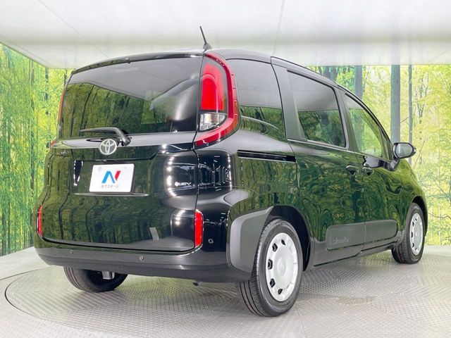 TOYOTA SIENTA HYBRID 2025
