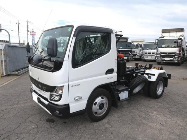 MITSUBISHI CANTER 2024