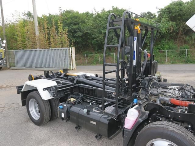 MITSUBISHI CANTER 2024