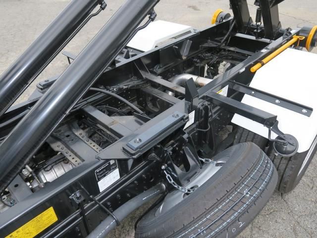 MITSUBISHI CANTER 2024