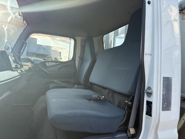 MITSUBISHI CANTER 2013