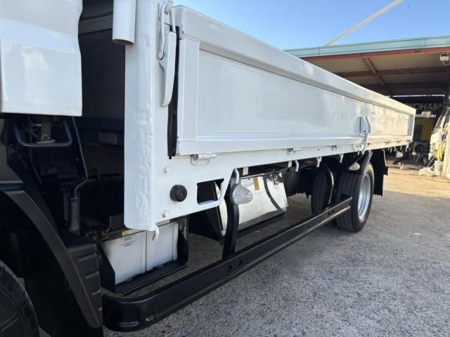 MITSUBISHI CANTER 2013