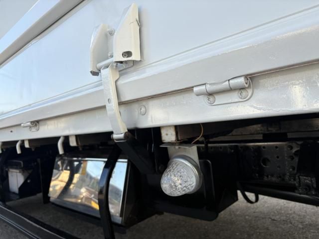 MITSUBISHI CANTER 2013