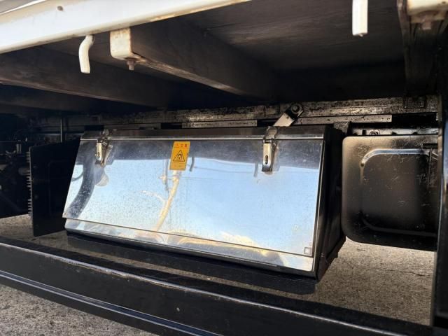 MITSUBISHI CANTER 2013