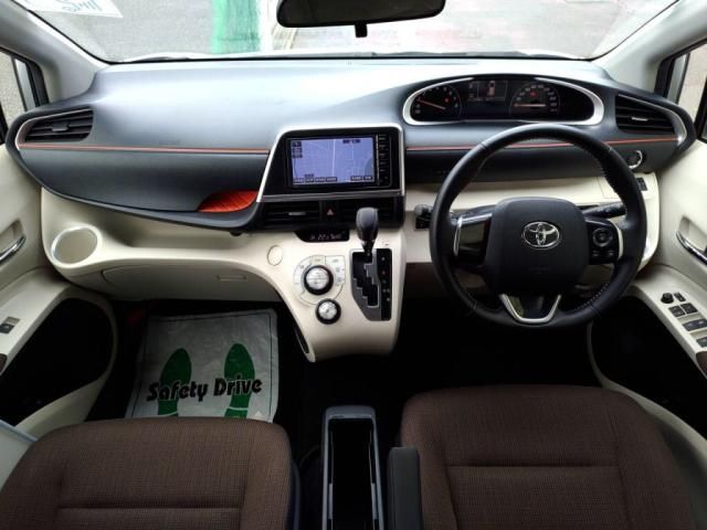 TOYOTA SIENTA 2016