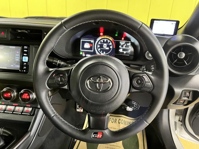 TOYOTA GR86 2023