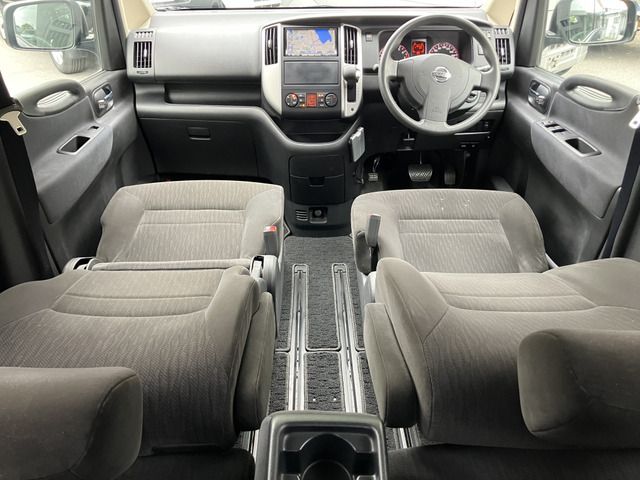 NISSAN SERENA  WG 2010