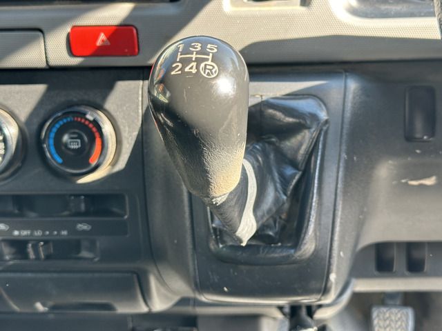 TOYOTA HIACE van 2WD 2009