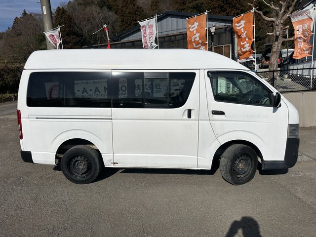 TOYOTA HIACE van 2WD 2009