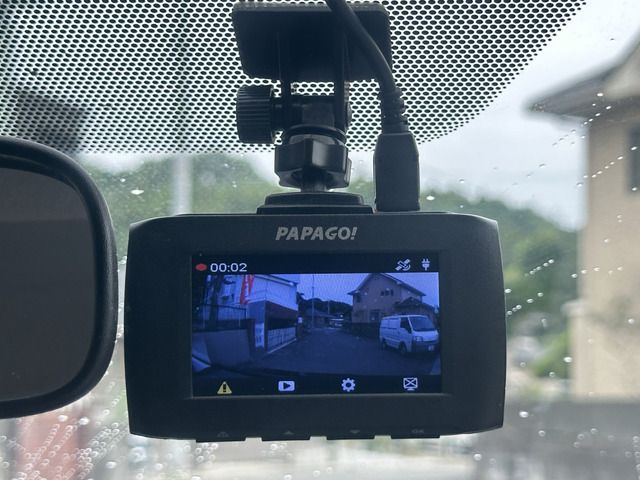 TOYOTA PRIUS Alpha 2012