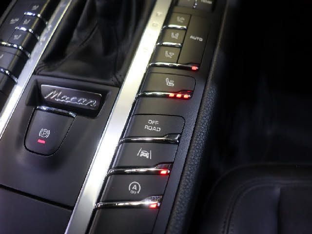 PORSCHE PORSCHE Macan 2018