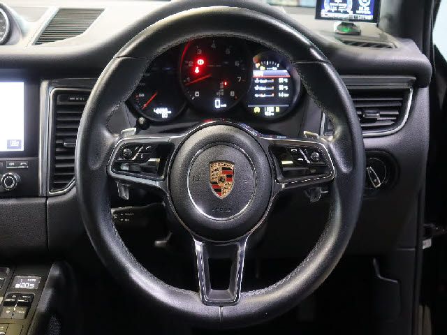 PORSCHE PORSCHE Macan 2018
