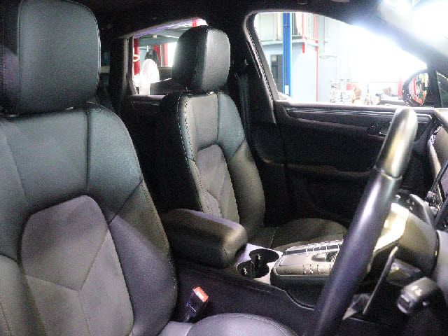 PORSCHE PORSCHE Macan 2018