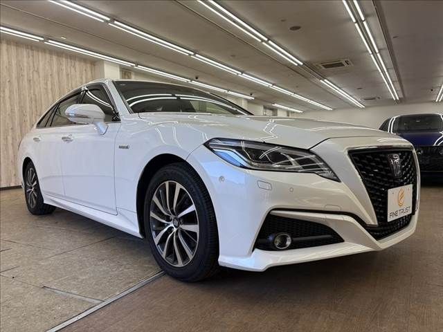 TOYOTA CROWN sedan hybrid 2019