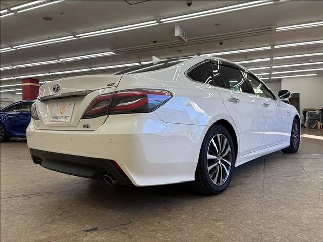TOYOTA CROWN sedan hybrid 2019