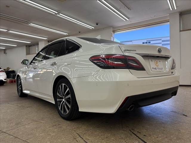 TOYOTA CROWN sedan hybrid 2019