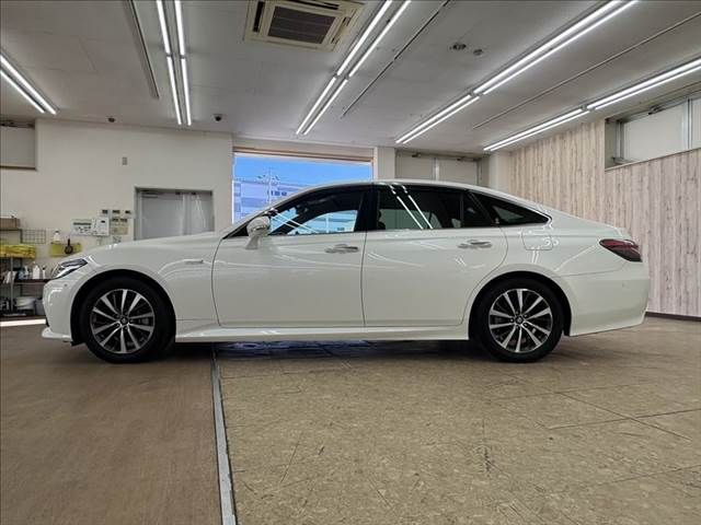 TOYOTA CROWN sedan hybrid 2019