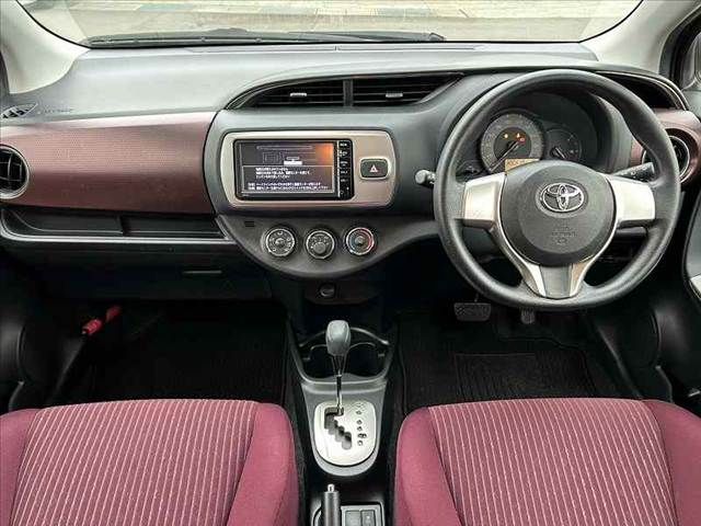 TOYOTA VITZ 2015