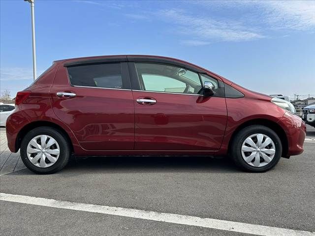 TOYOTA VITZ 2015
