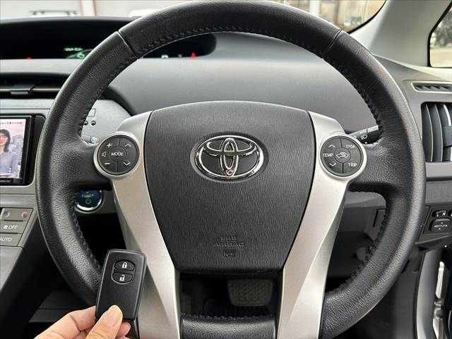 TOYOTA PRIUS 2014